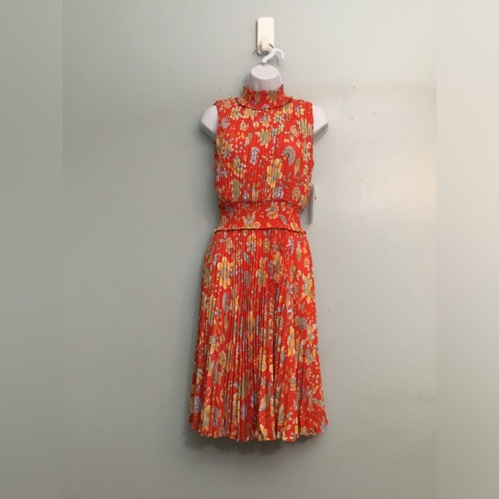 Floral Pleated Sleeveless Midi Dress in Bright Coral